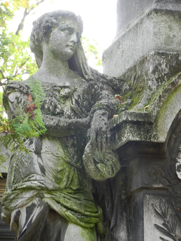 paris/pere-lachaise-cemetery-1.jpg